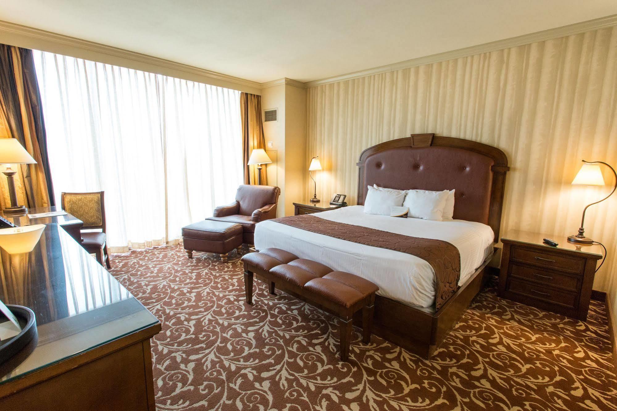 Argosy Casino Hotel & Spa Riverside Esterno foto