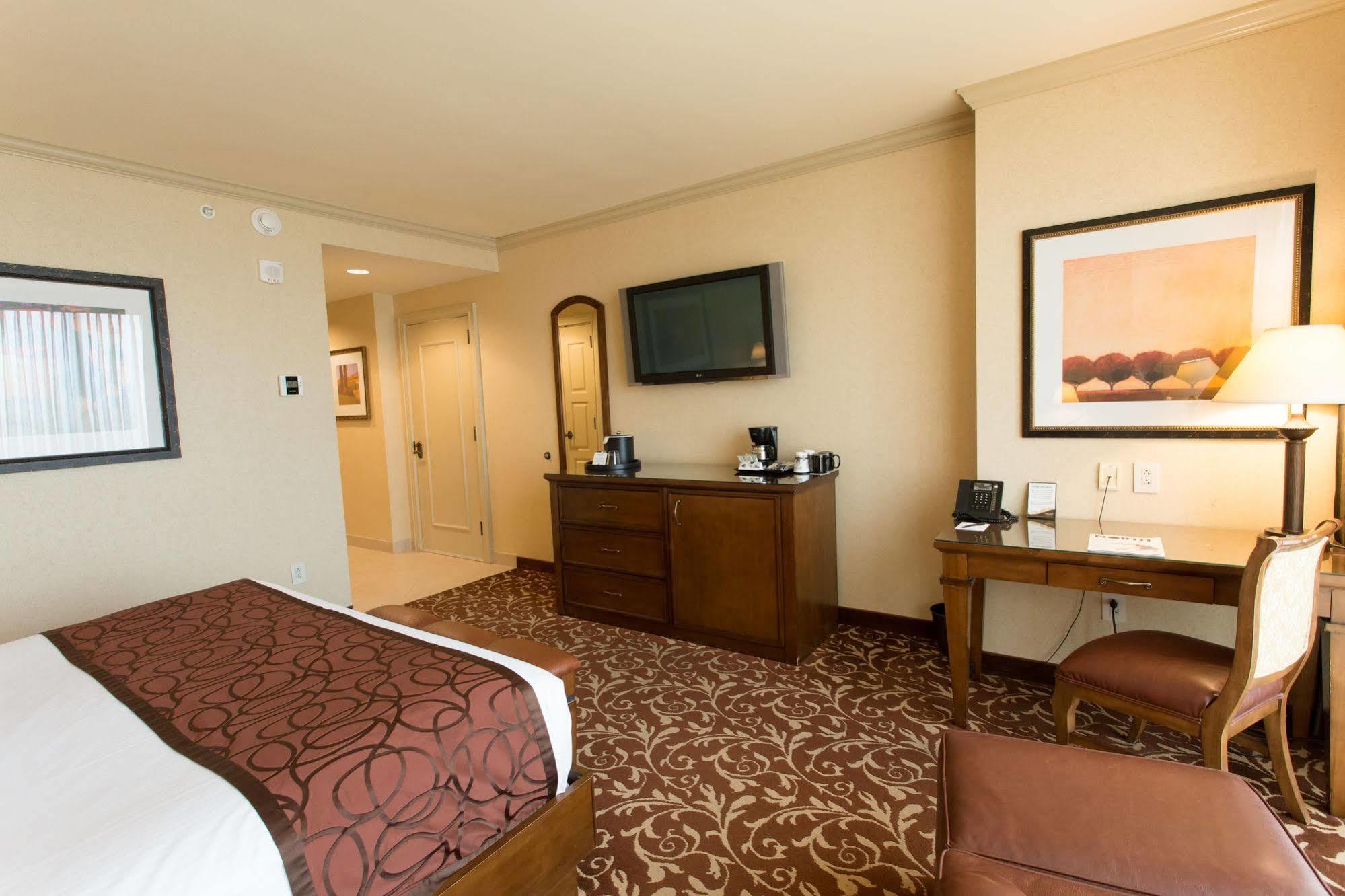 Argosy Casino Hotel & Spa Riverside Esterno foto