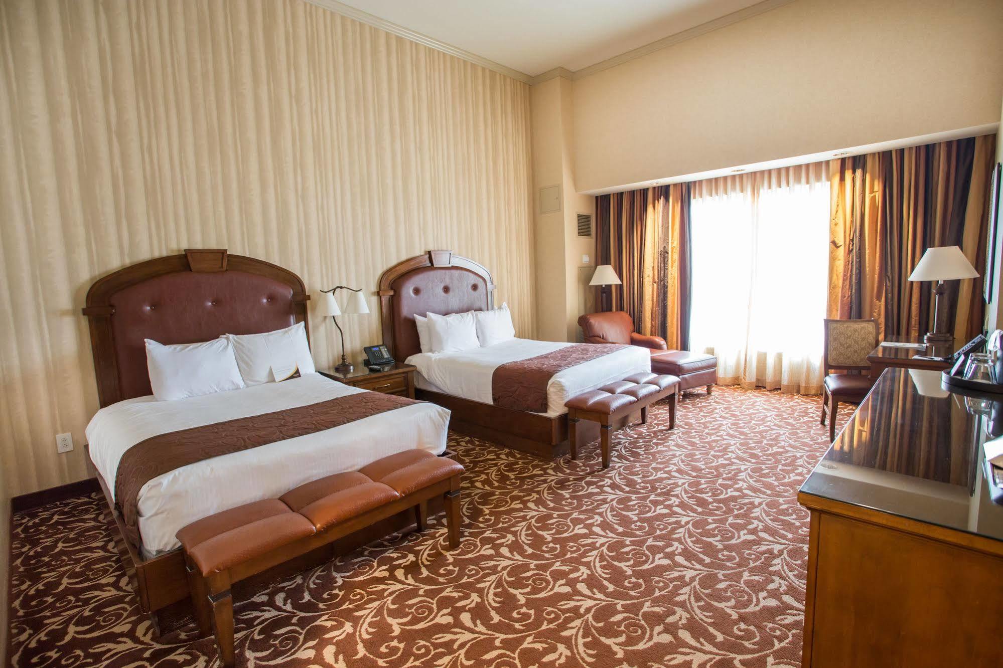 Argosy Casino Hotel & Spa Riverside Esterno foto